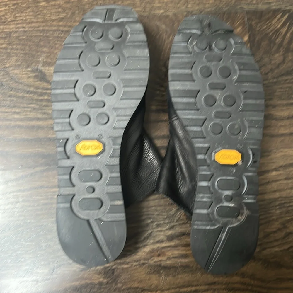 Hip & Stylish Slide on Mules by Longitude - Picture 4 of 5